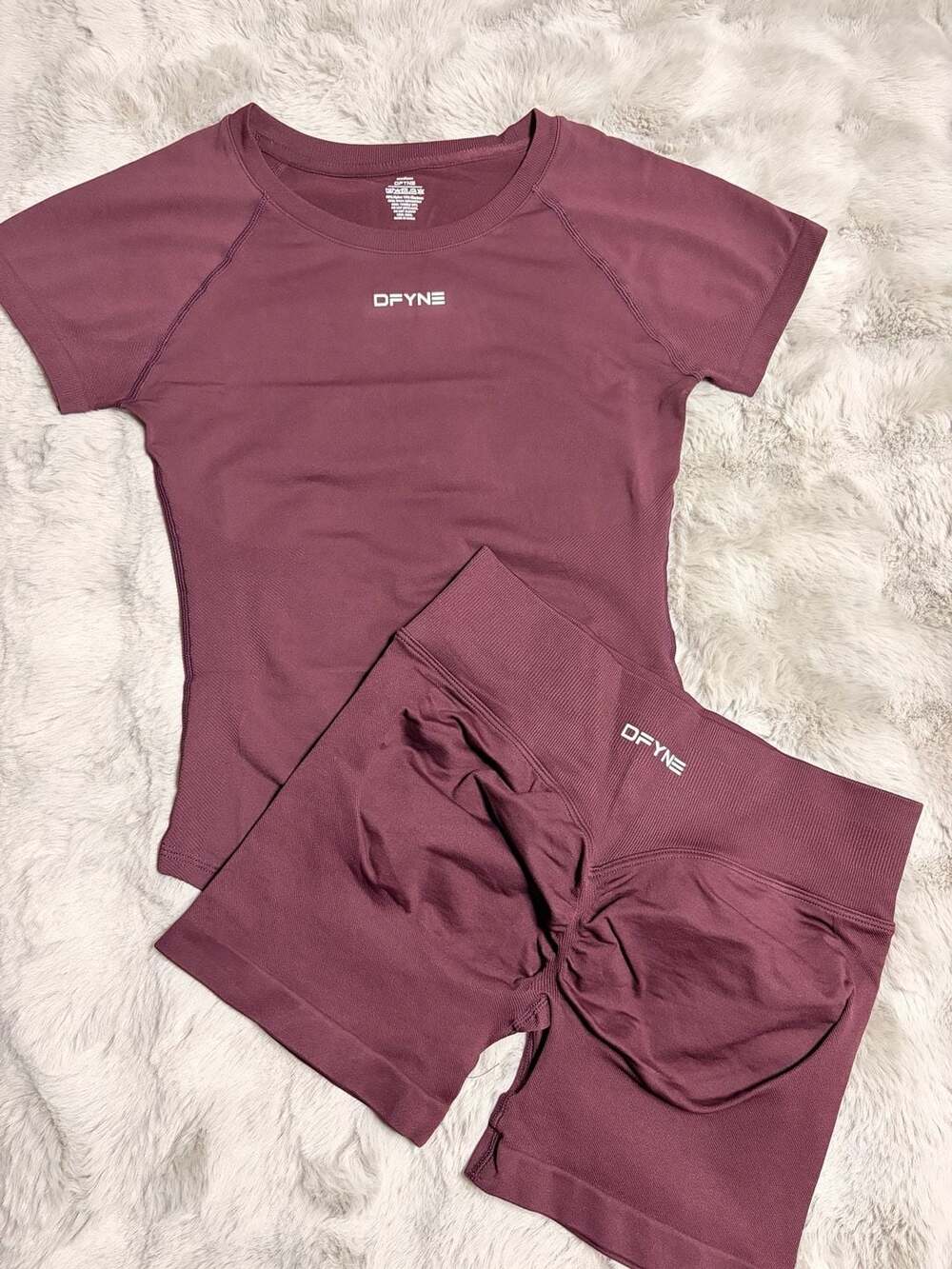 Dfyne Short Sleeve Set Size M Merlot